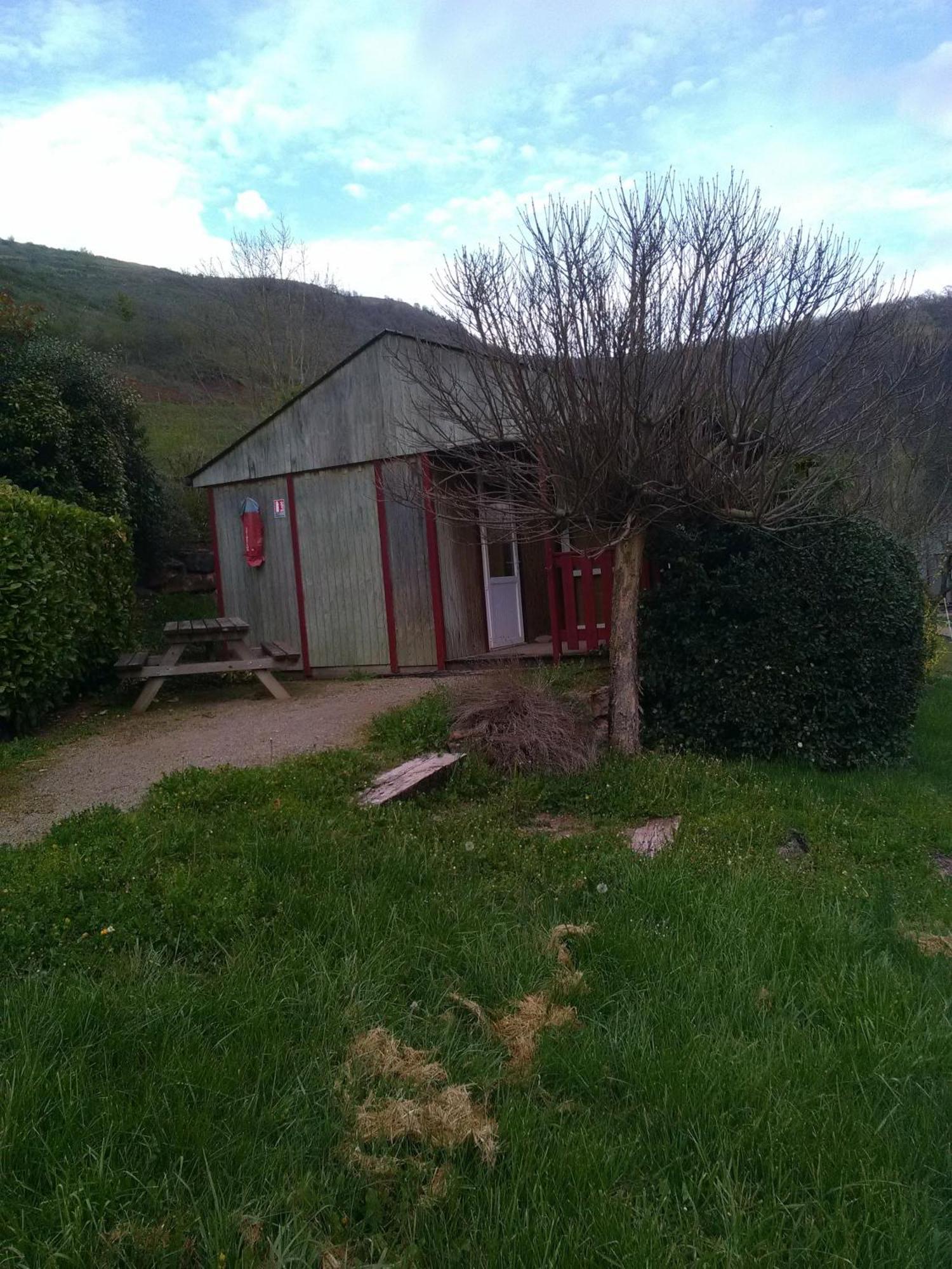 la Frégière Chalets Clairvaux-d'Aveyron Exterior foto